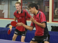 Joey & Joris: 7-11, 6-11 & 3-11 (0-3) winst voor Docos/Wolkyshop.nl Jongens 1