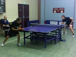 Foto 03 Selma - Kornelis (6-11, 1-11, 11-2, 13-11, 3-11: 2-3)
