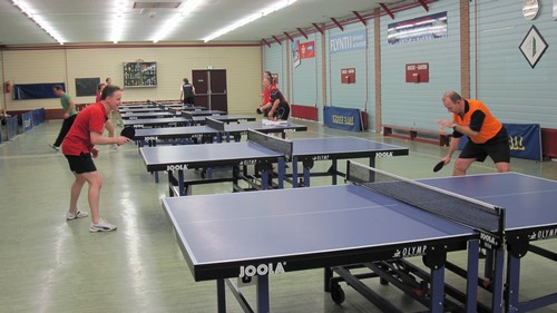 Foto 10: Geen wonder dat het laat werd... Zoveel tafels onbezet?!