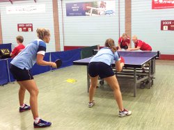 Sophie Dijkers & Nadia Huizer tegen Maaike Dekker & Anissa Schoonbrood